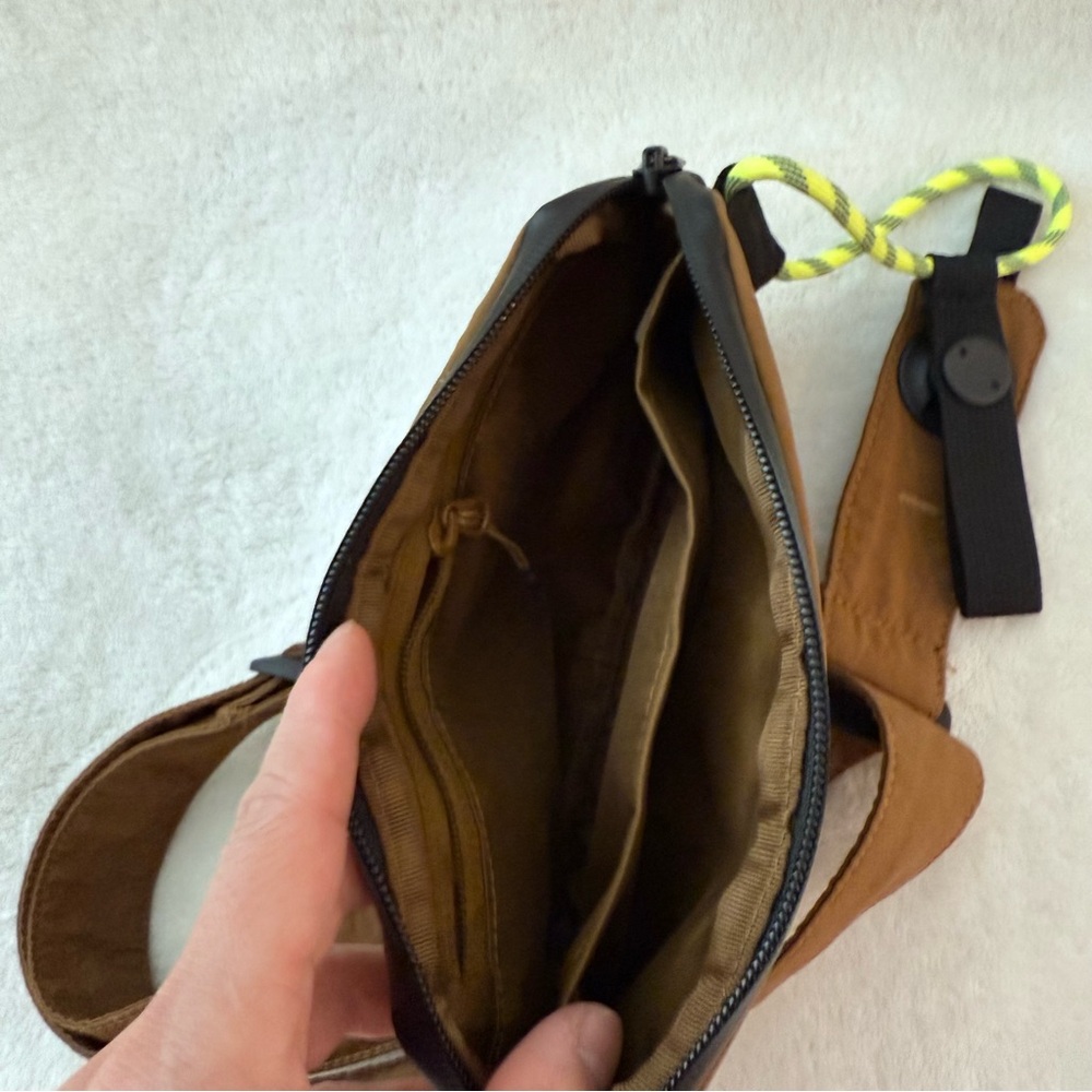 lululemon athletica Pop It Off Crossbody Bag - Picture 5 of 6